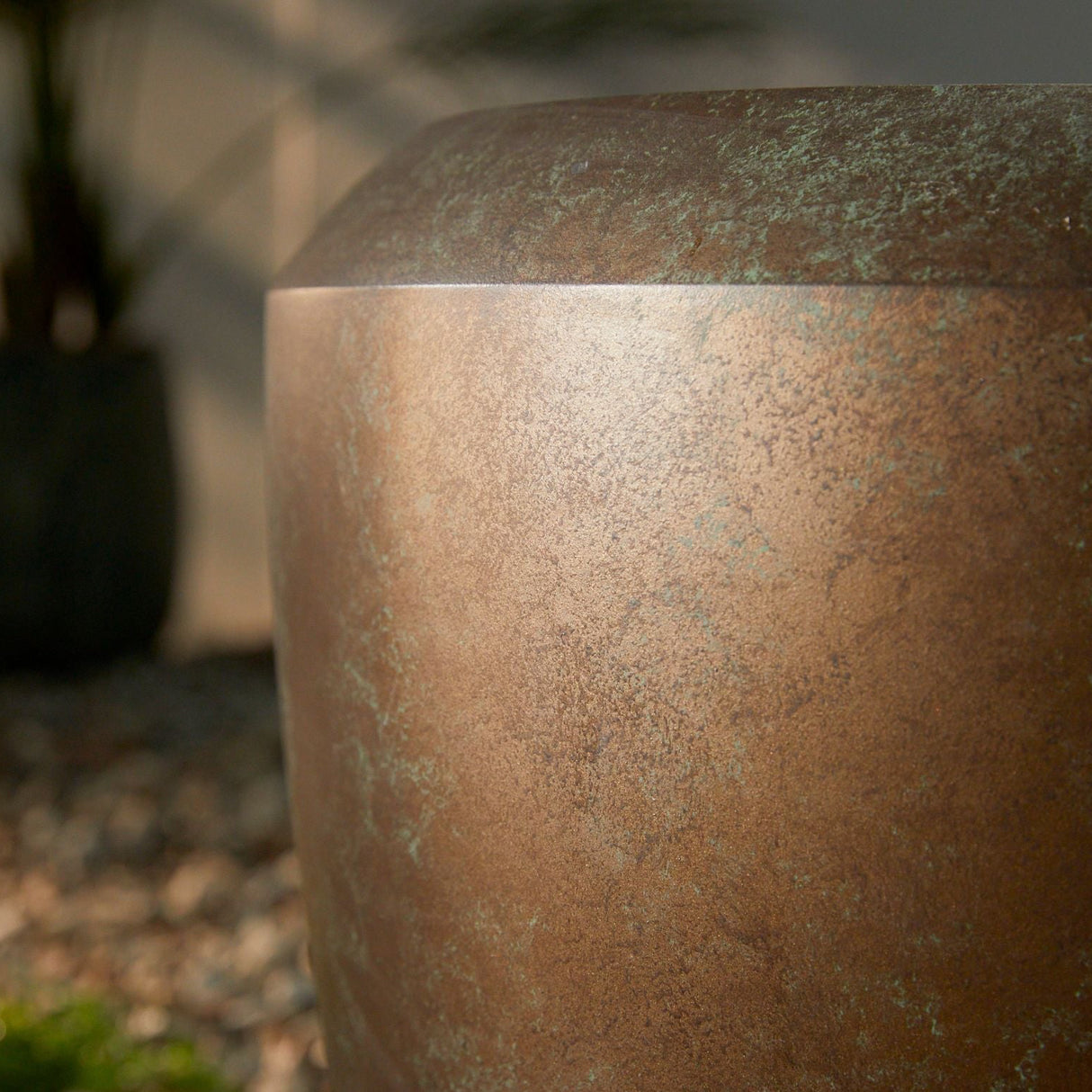 https://altico.co.uk/storage/912/A36003_Patina_Round_Medium_Lifestyle_1_51194_Low_Res.jpg