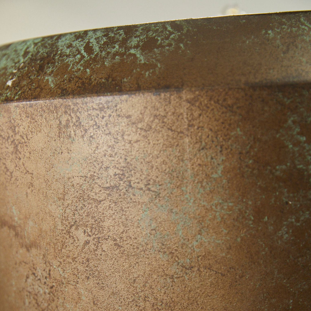 https://altico.co.uk/storage/908/A36004_Tall_Patina_Lifestyle_3_50539_Low_Res.jpg