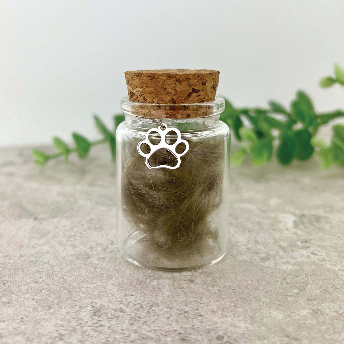 https://cdn.shopify.com/s/files/1/0589/7378/2073/files/FurBottle.jpg?v=1704974888