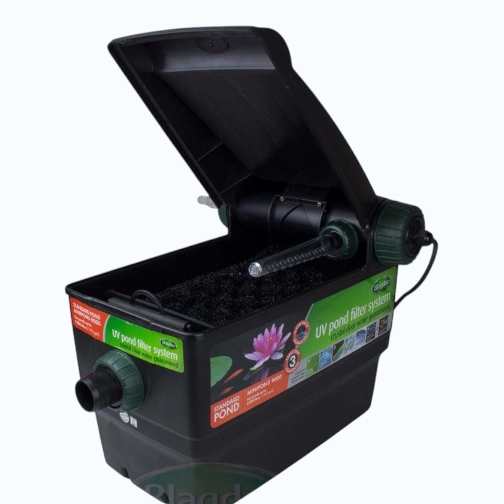 https://cdn.shopify.com/s/files/1/0963/5420/6079/files/blagdon_minipond_9000_gravity_fed_uv_pond_filter_1.jpg?v=1772681379